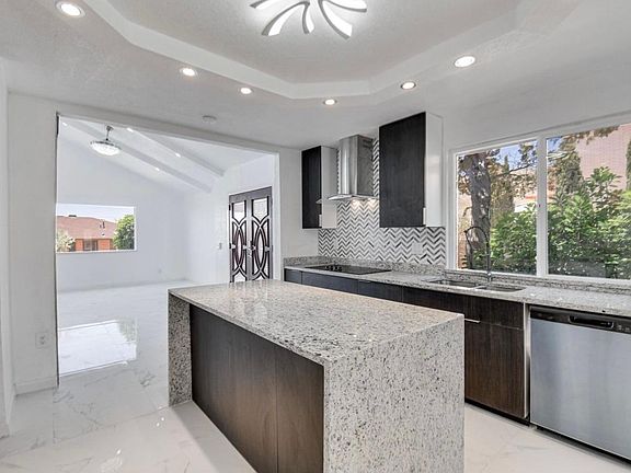 3rd image of 6725 Morningside Cir
