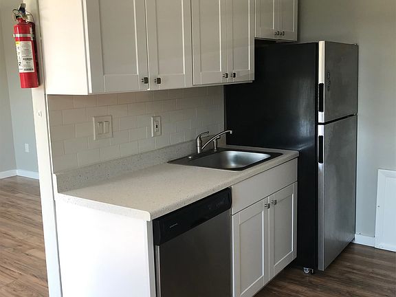 2nd image of 302 Lafayette St