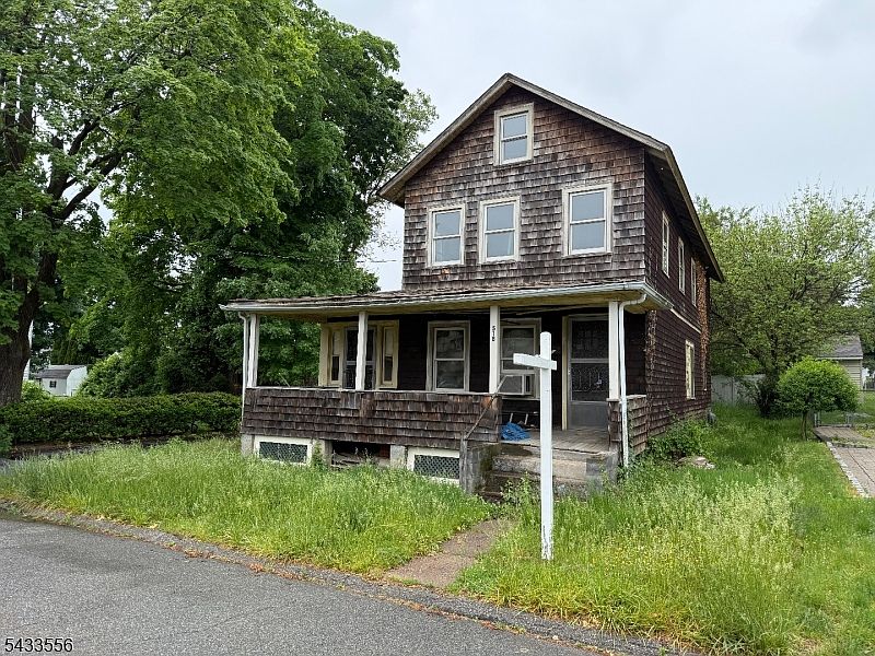 2nd image of 518 Liberty St