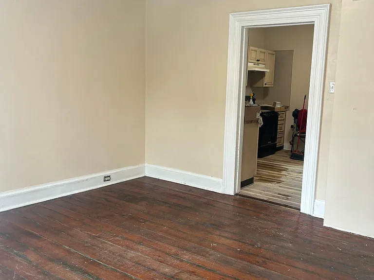 331 W Main St — Photo 3