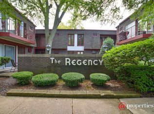 1007 Deerfield Rd APT 125, Deerfield, IL 60015