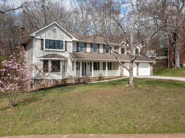 1805 Connies Ln, Hixson, TN 37343