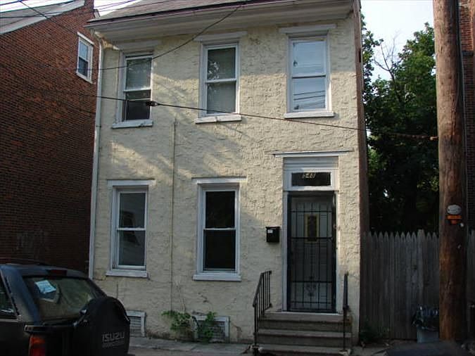 2nd image of 548 Chestnut St