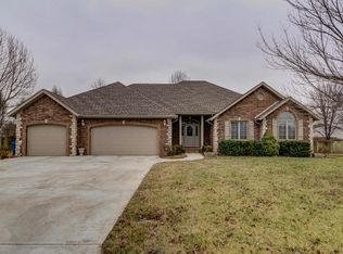 702 W Osage Dr, Nixa, MO 65714