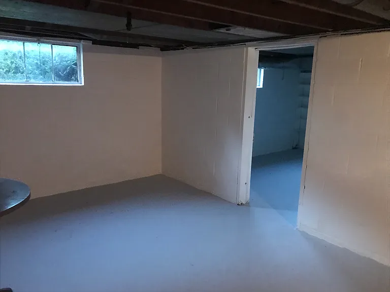 566 E Sebewaing St — Photo 7