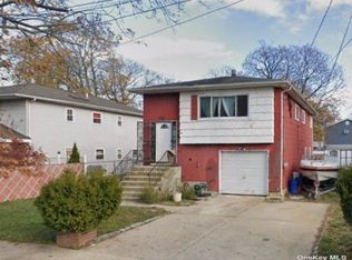26 Hale Pl, Roosevelt, NY 11575