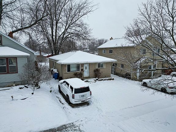 2nd image of 6039 N Silvery Ln #33