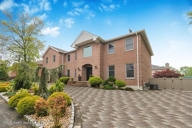 2nd image of 412 Albourne Ave
