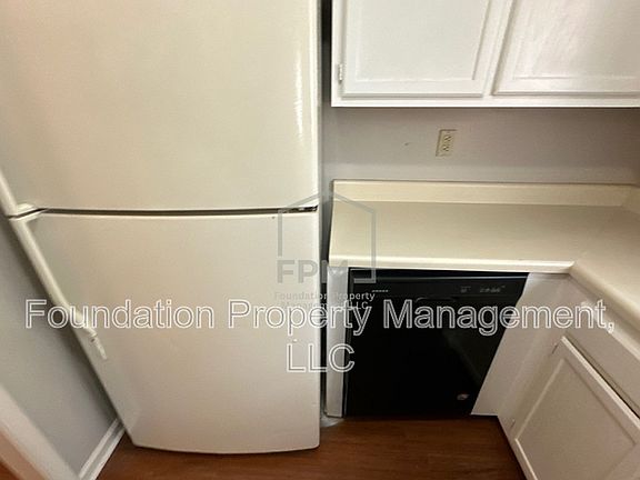 5th image of 671 Echles St