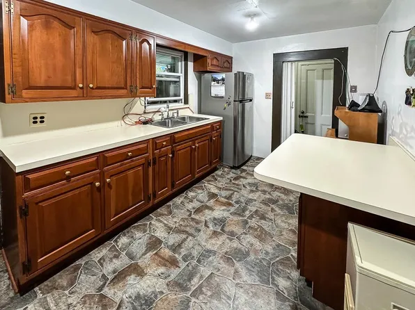 38 Van Reypen Street image 4 of 20