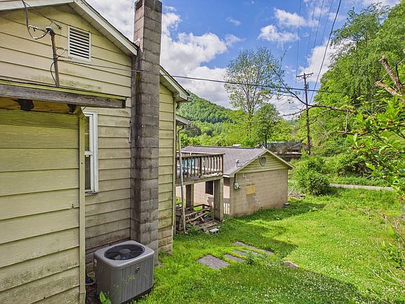 4th image of 204 Green Camp Rd