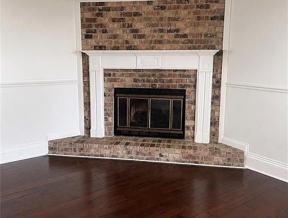 5th image of 1104 Green St