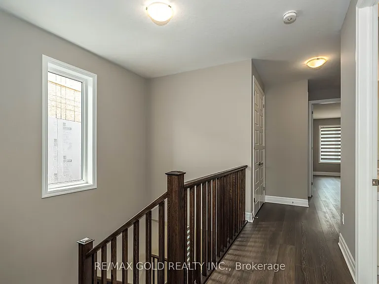 42 Milt Schmidt St — Photo 14