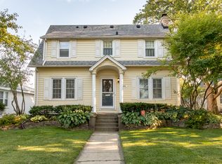 1623 E Algonquin Rd, Des Plaines, IL 60016