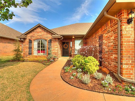 2nd image of 16512 Canyonwood Ln