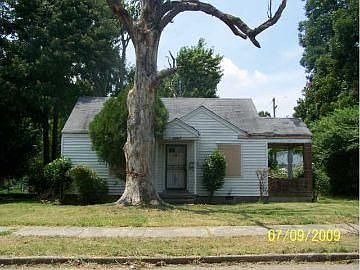 1st image of 995 Dillworth St