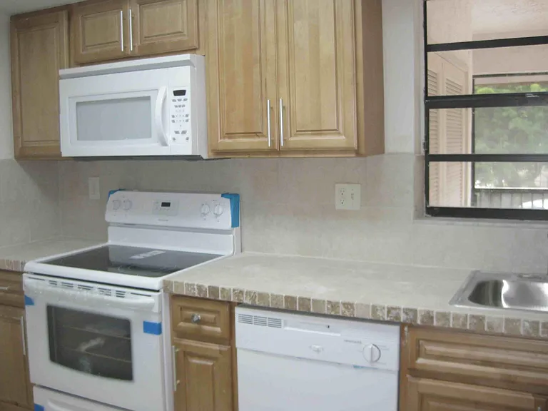 3432 NW 86th Way — Photo 13