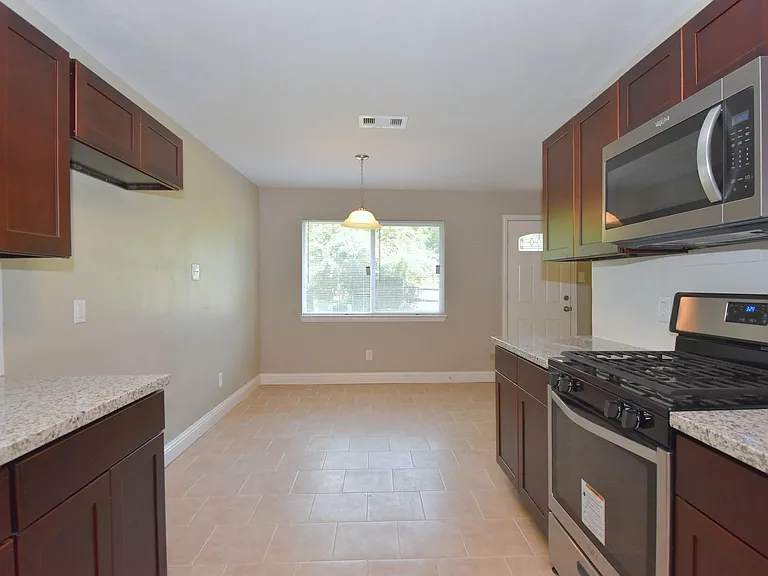 3615 Willie Way — Photo 12