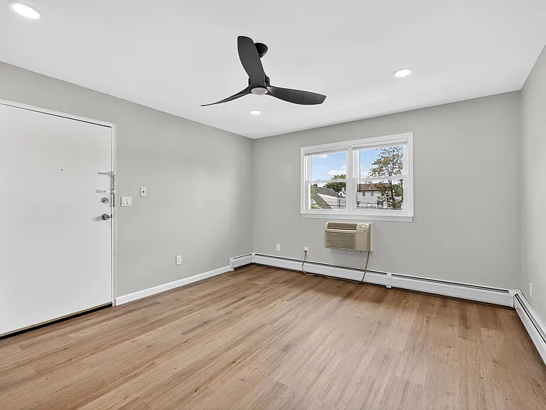 52 Naples Ave #5LL — Photo 9