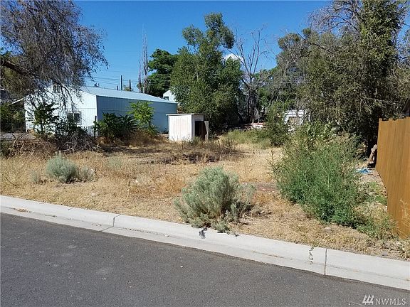 5th image of 9916 Highland Dr NE