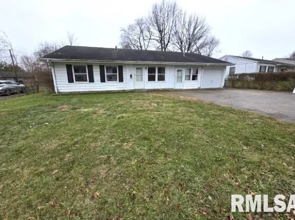 3209 Wild Rose Dr, Mount Vernon, IL 62864