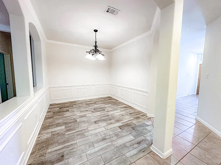 2033 Dove Crossing Dr — Photo 6