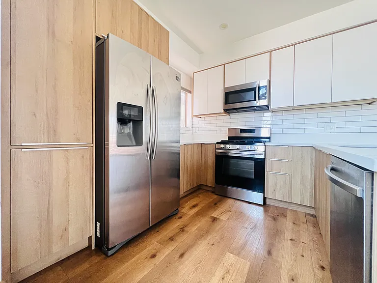 250 S Burlington Ave #250 — Photo 23