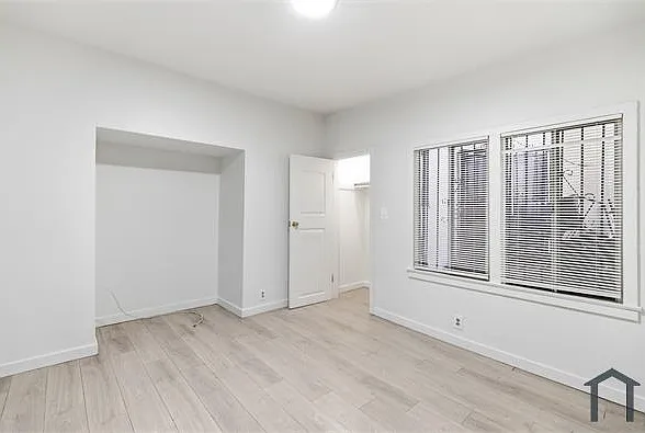 5251 S Main St #D — Photo 1