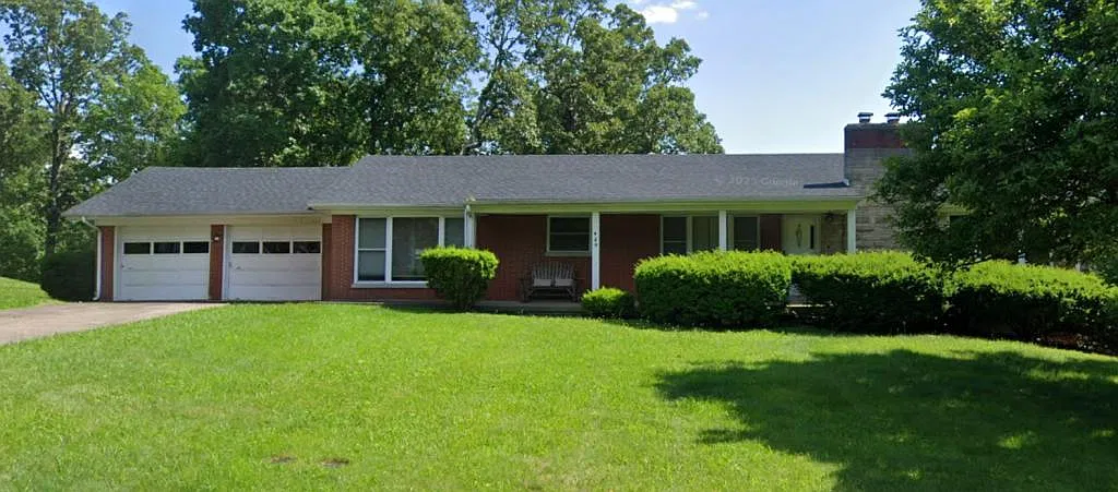 920 Sunset Dr — Photo 1