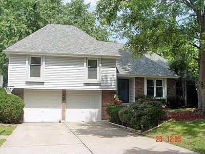 1st image of 105 SE Lexington Cir