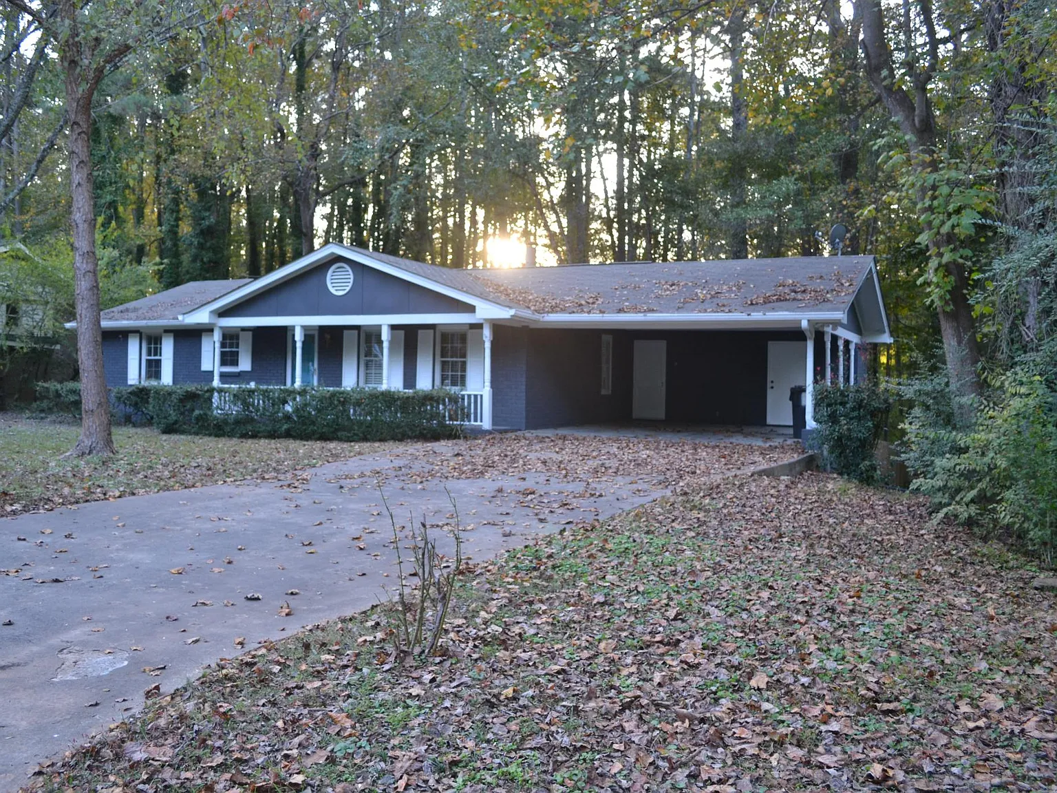 3 bed, 1299 sqft, $3,000 — Photo 2