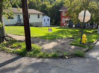 925 9th Ave, Beaver Falls, PA 15010