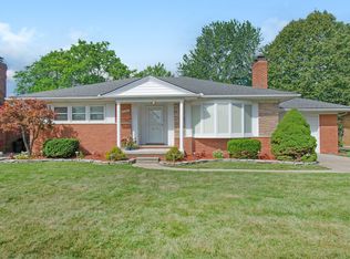 28547 Kimberly Ln, Saint Clair Shores, MI