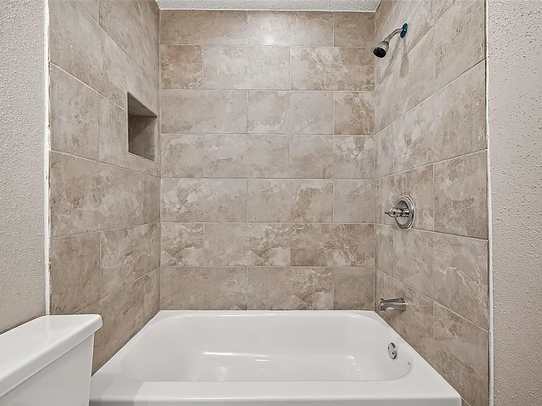 14306 River Glen Dr — Photo 15