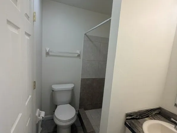 1318 SE 40th Ter, Cape Coral, FL 33904