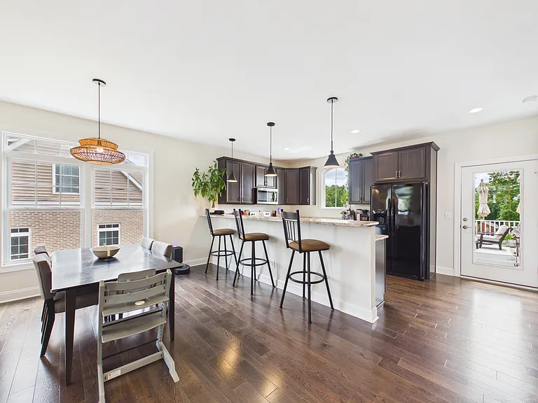 912 Kentwood Dr — Photo 15