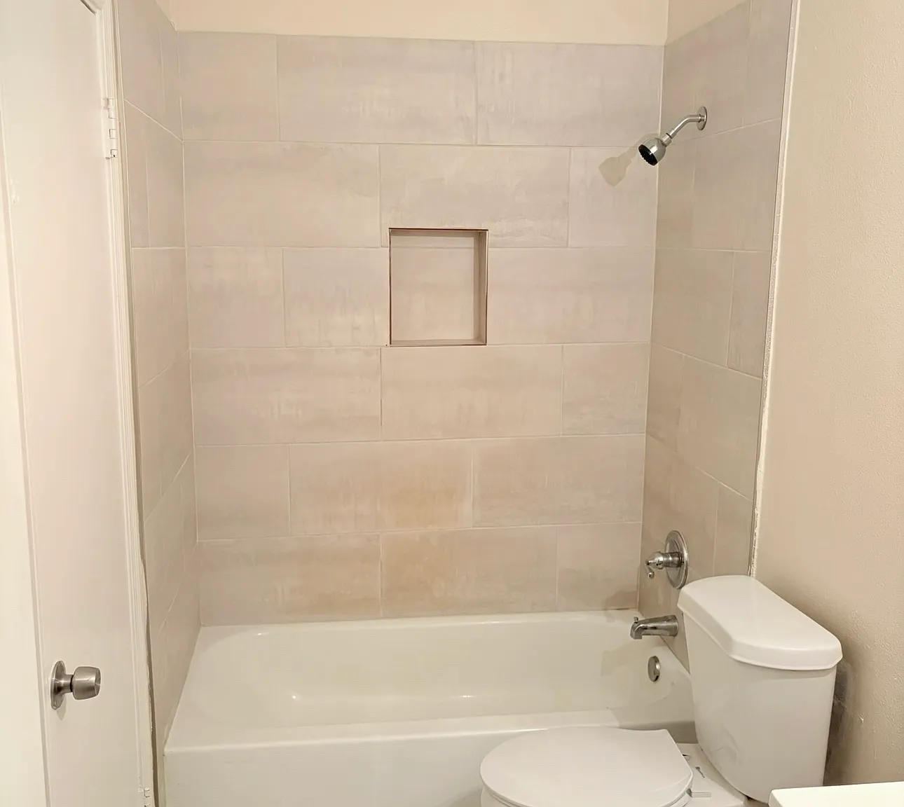 438 NW 3rd St — Photo 3