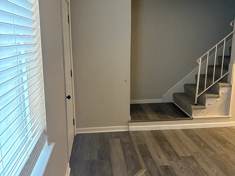 813 S Grosvenor Ct — Photo 7