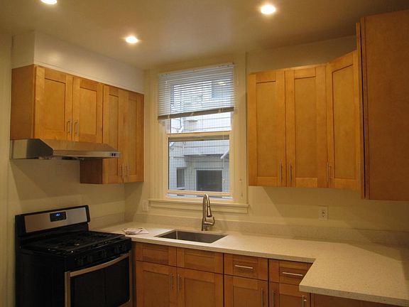 2nd image of 233 Dolores St