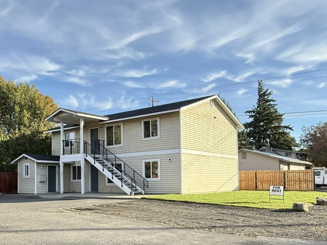 4 bed, 1170 sqft, $1,725 — Photo 2