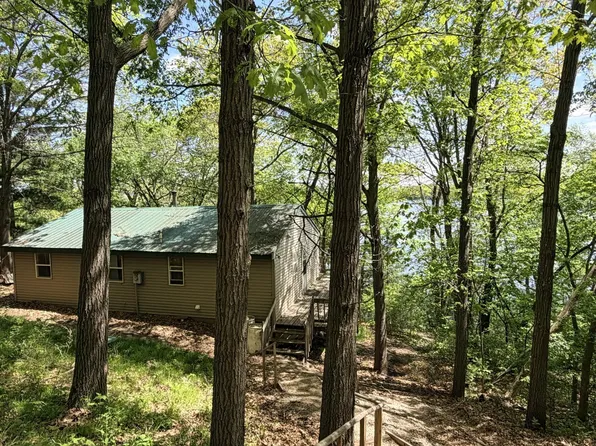 21165 Elkview Cir, Richmond, MN 56368