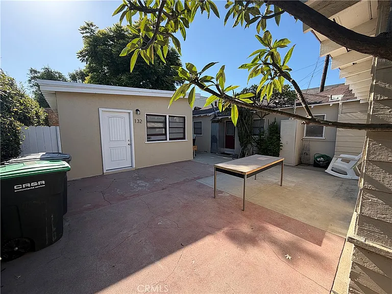 126 S Batavia St — Photo 22