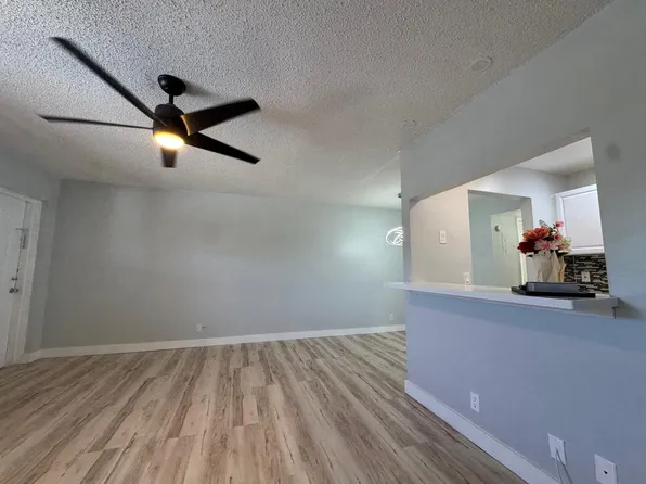176 Sussex E, West Palm Beach, FL