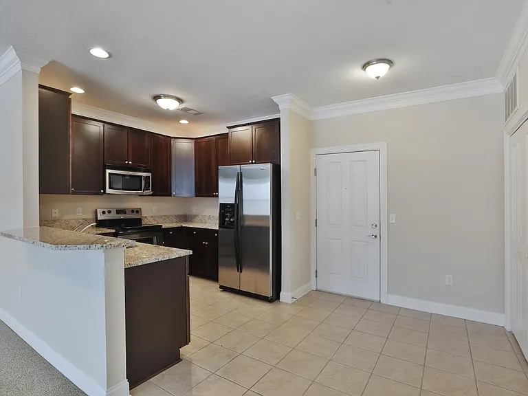 960 Perry St #207 — Photo 4