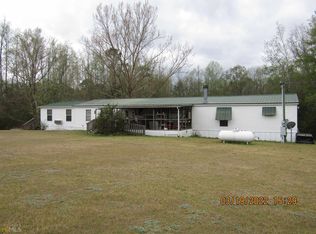 5736 Tattnall St, Claxton, GA 30417