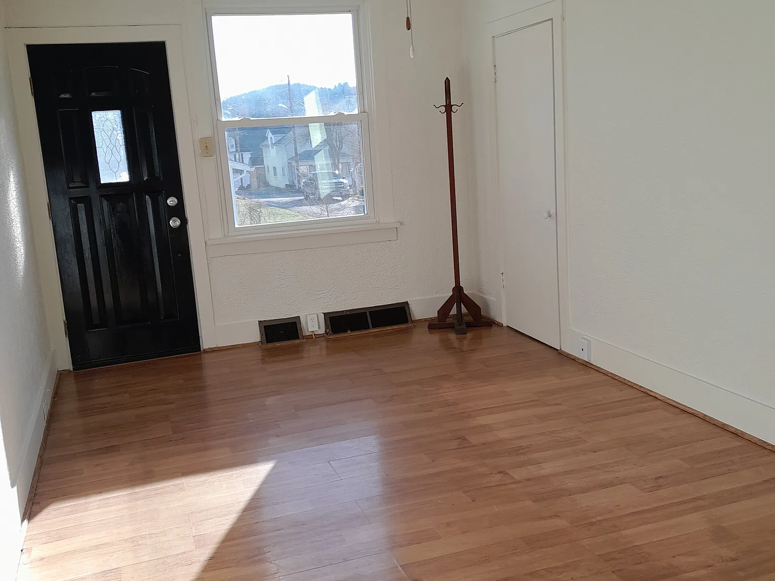 2 bed, 970 sqft, $900 — Photo 3