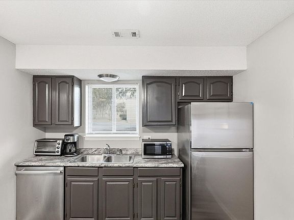 2nd image of 1802-1804 Juniper Dr #1802