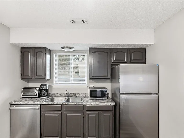 1802-1804 Juniper Dr — Photo 10
