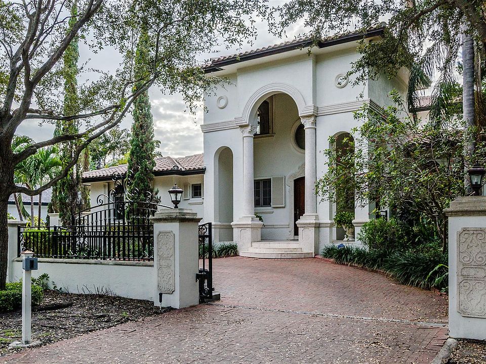 1st image of 131 Paloma Ave