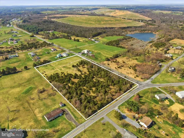 10593 Letzburg Rd, Greencastle, PA 17225